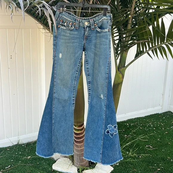 Vintage Y2K True Religion Bell Bottom/Low rise Jeans - Picture 3 of 17